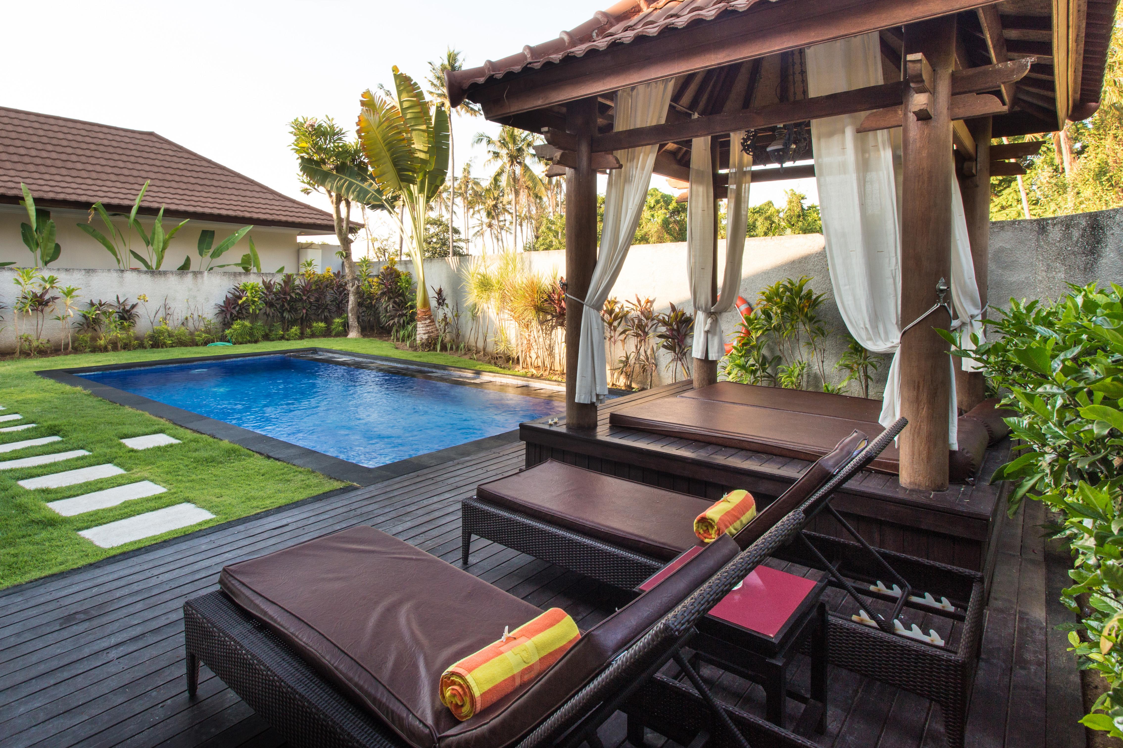 Puri Saron Hotel Baruna Beach Lovina Exterior photo