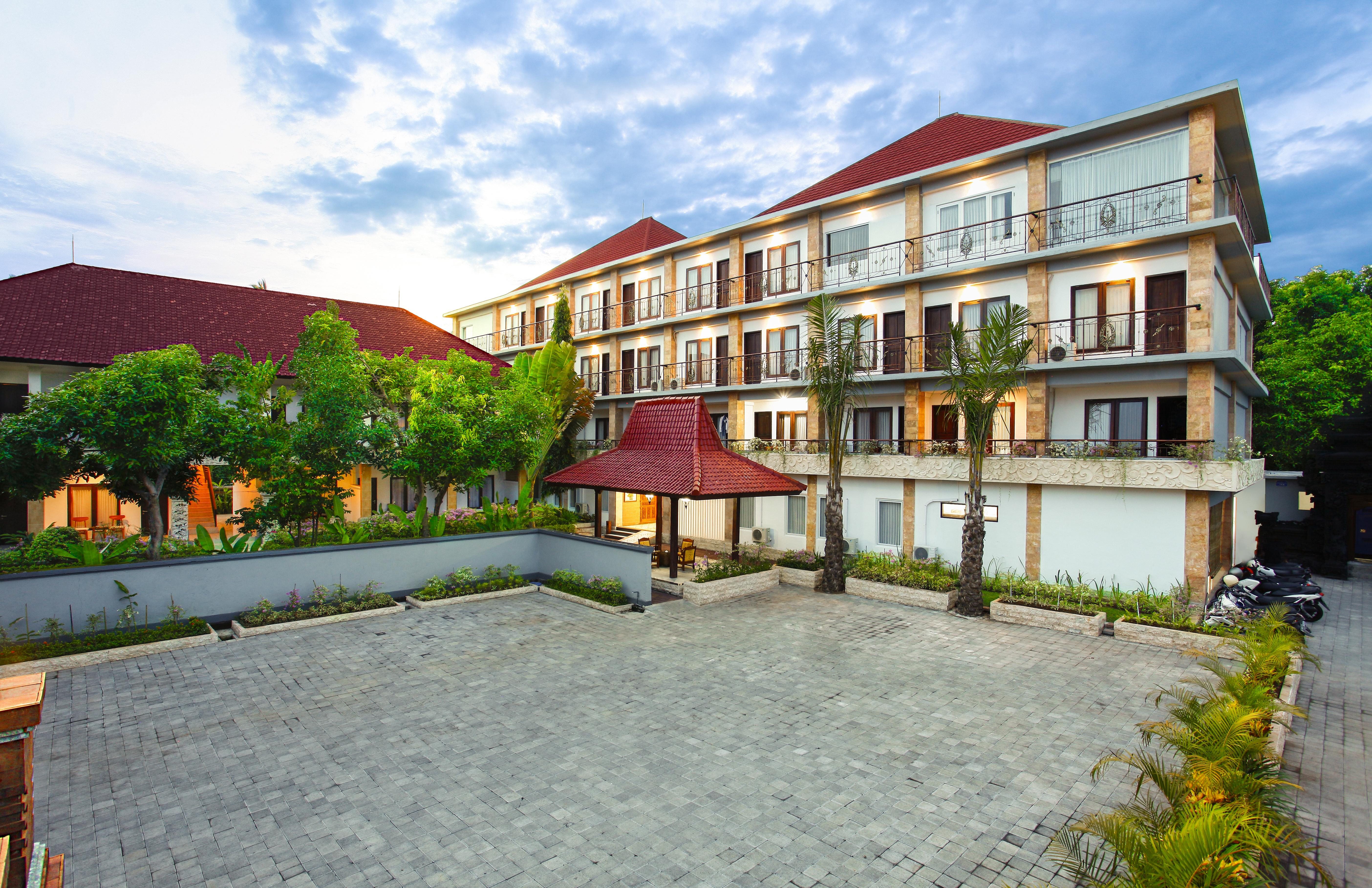 Puri Saron Hotel Baruna Beach Lovina Exterior photo