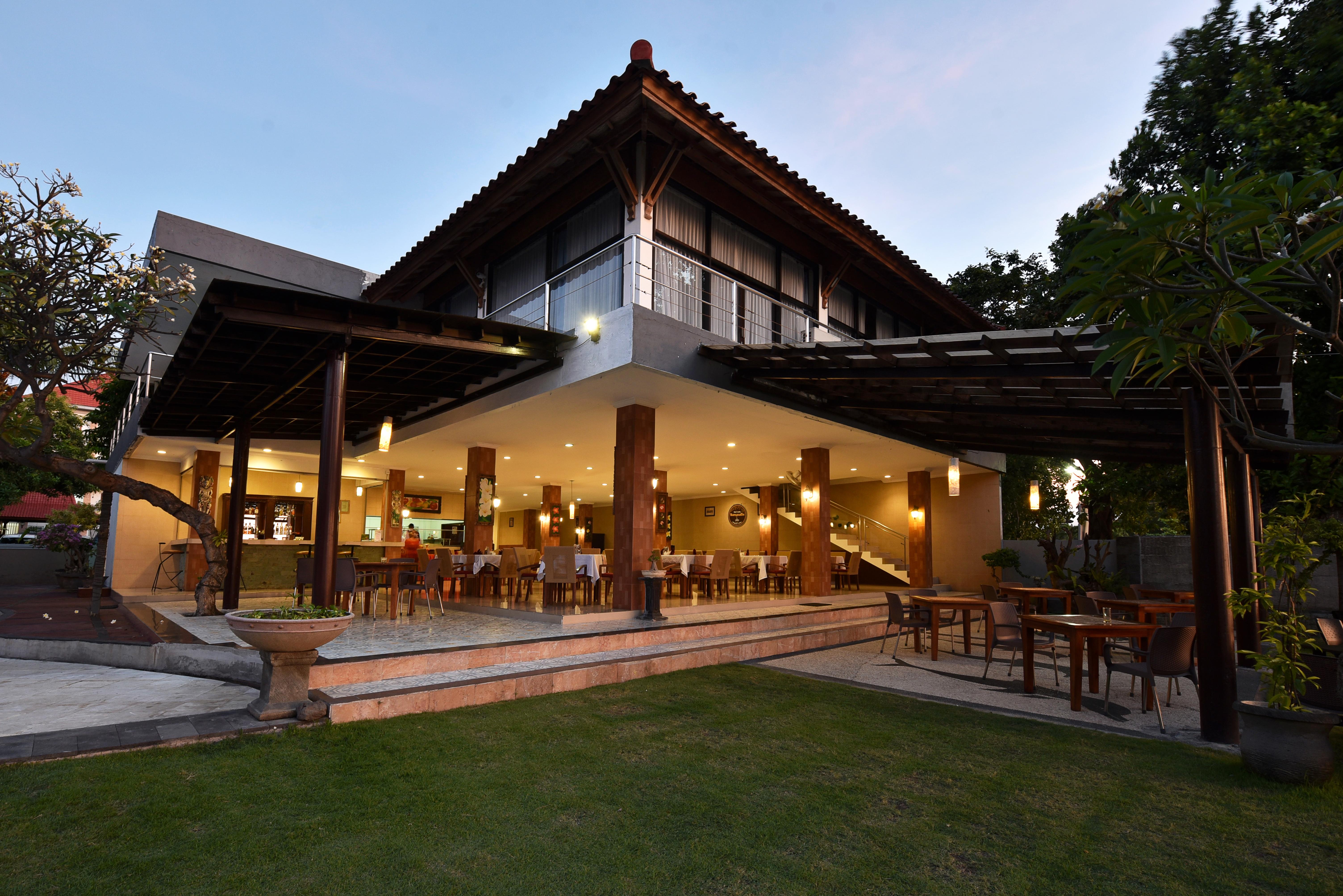 Puri Saron Hotel Baruna Beach Lovina Exterior photo